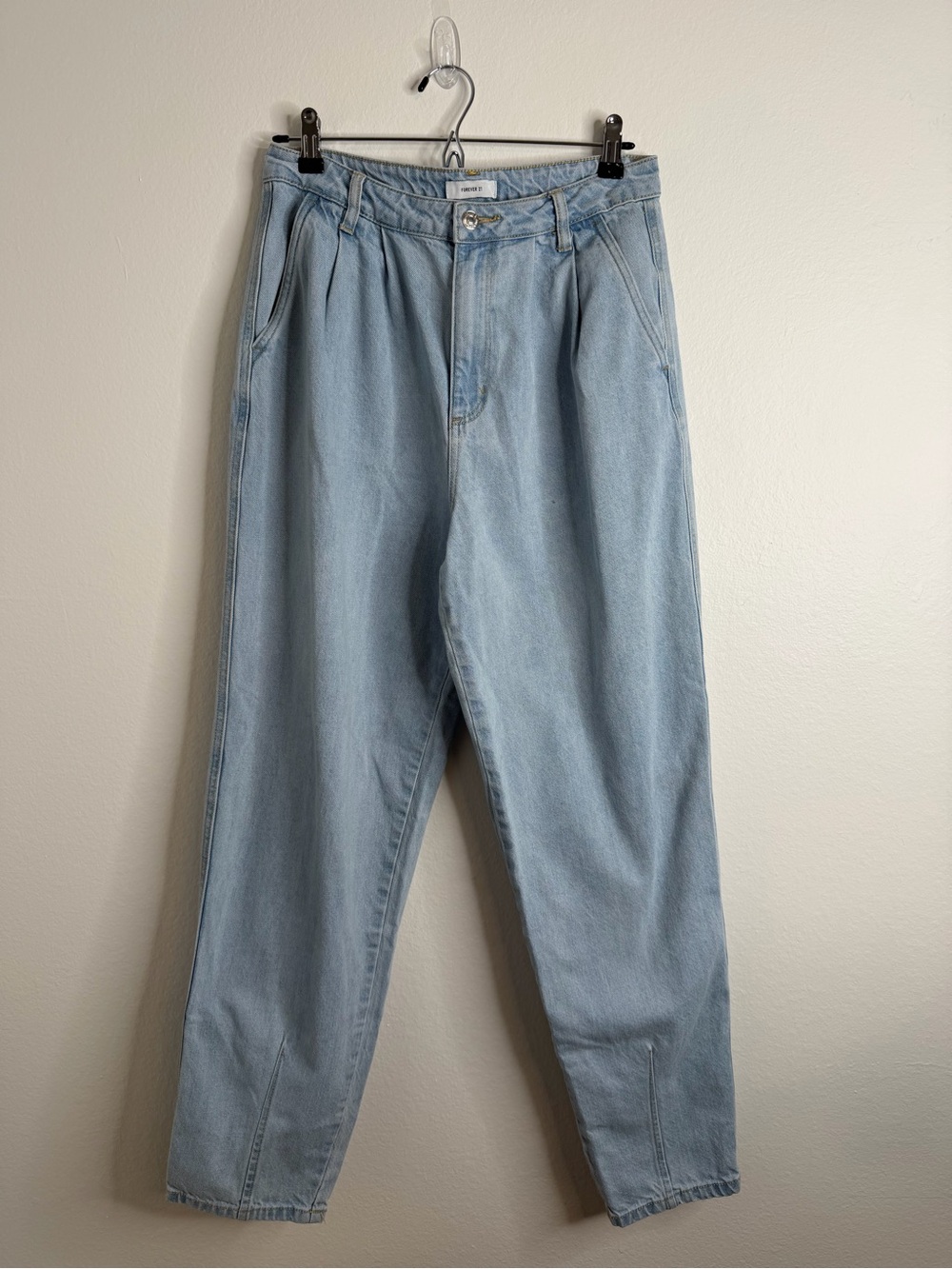 Forever 21 High Rise Pleated Balloon Jeans Light Wash